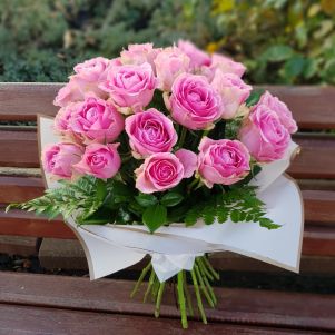 Buchet cu 29 trandafiri roz